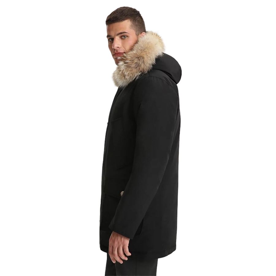 Arctic Parka in Ramar Cloth con pelliccia removibile da uomo Woolrich | CFWOOU0482BLK